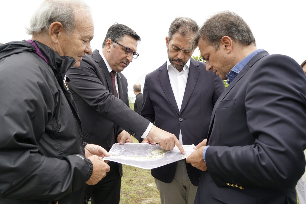 Ministro do Ambiente promete “uma vez por todas” solução para a barra de Esposende
