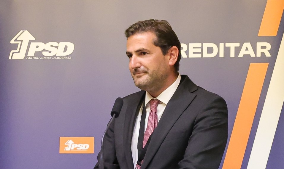 Hugo Soares denuncia à PGR buscas de “grande desproporcionalidade” ao PSD