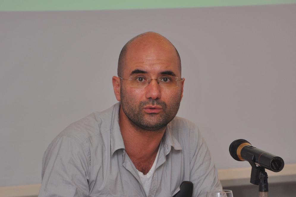 Deputado do PCP Manuel Loff em Braga e Guimarães em defesa de rede pública de creches