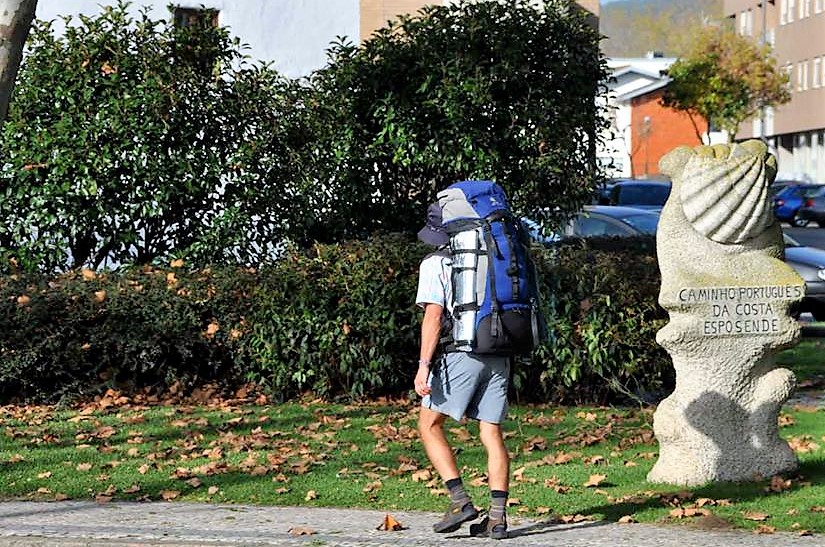 Peregrino a Santiago tem 18 a 45 anos e faz caminho a pé no mês de Agosto
