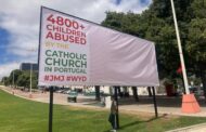 Oeiras retira cartaz que lembra abusos na Igreja