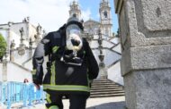 Mais de 1.000 bombeiros partem à conquista do escadório do Bom Jesus com 30 quilos de equipamento