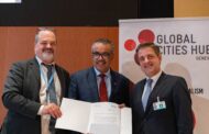 Presidente da Câmara de Braga entrega declaração sobre resposta a pandemias ao director-geral da OMS