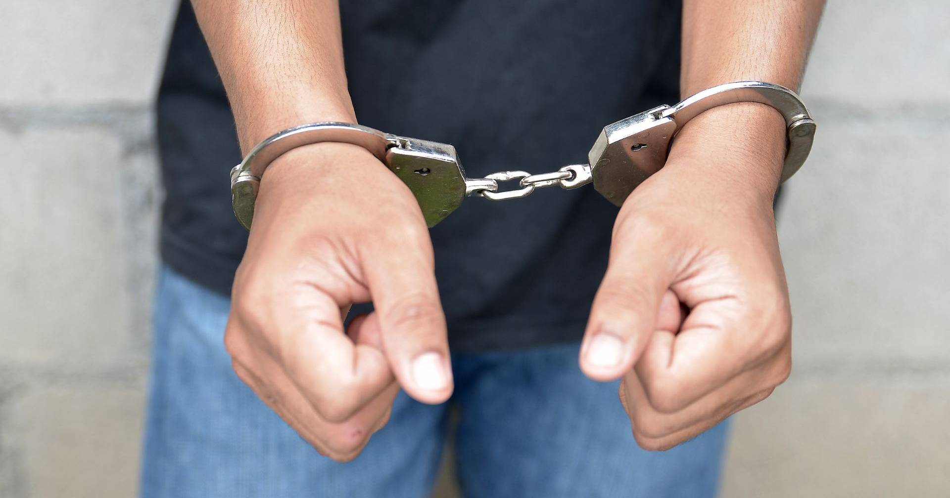 PSP detém dois homens por roubo e agressões em Viana