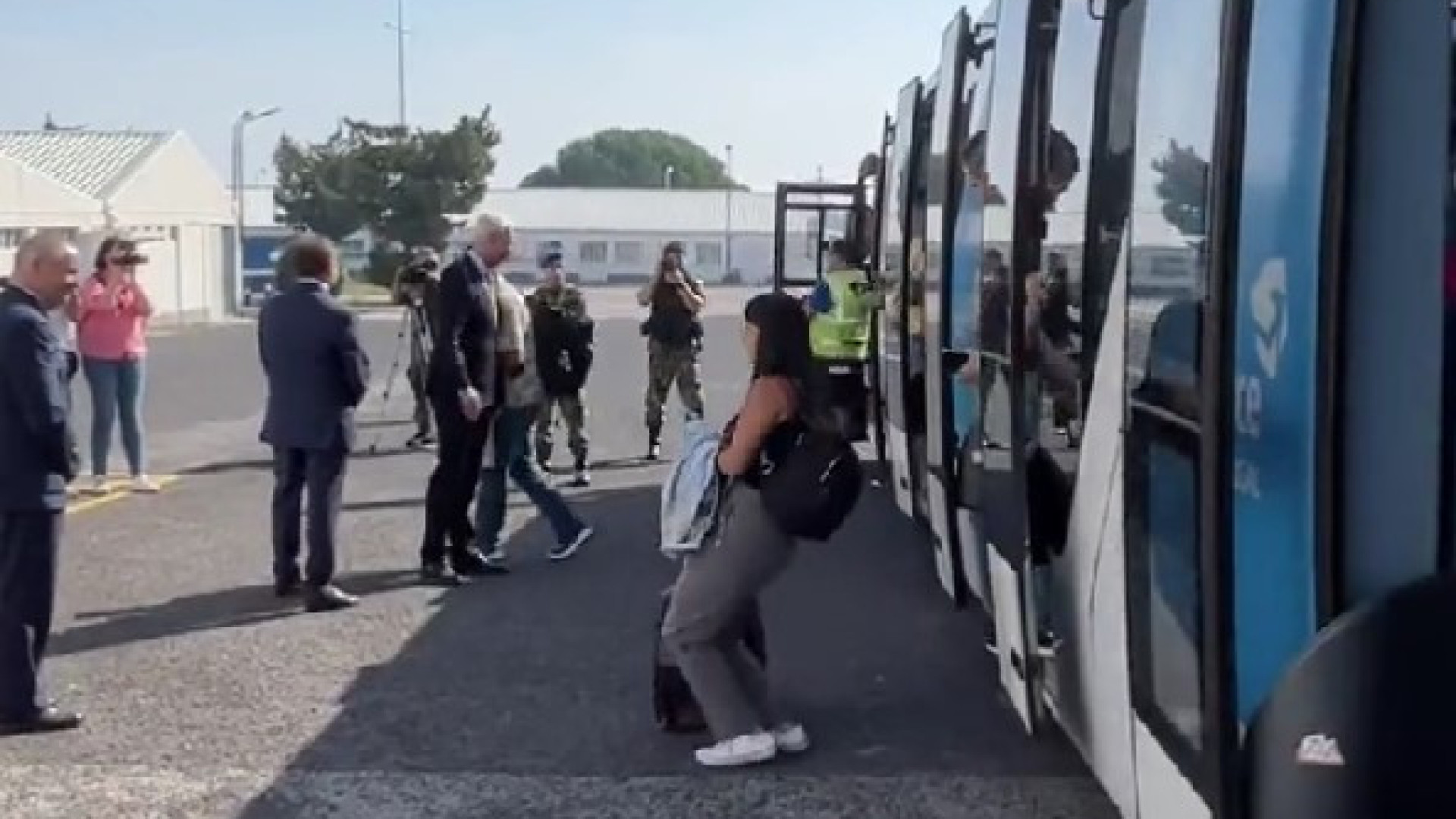 VÍDEO da chegada a Lisboa dos cidadãos repatriados de Israel