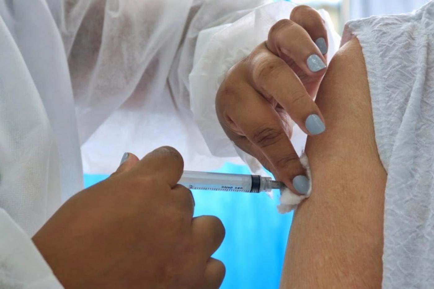 Mais de 315 mil pessoas vacinadas contra gripe e covid-19 na 1.ª semana
