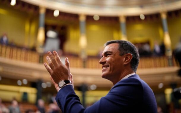 Espanha. Pedro Sánchez reeleito presidente de Governo “muro” contra “direita reaccionária”.