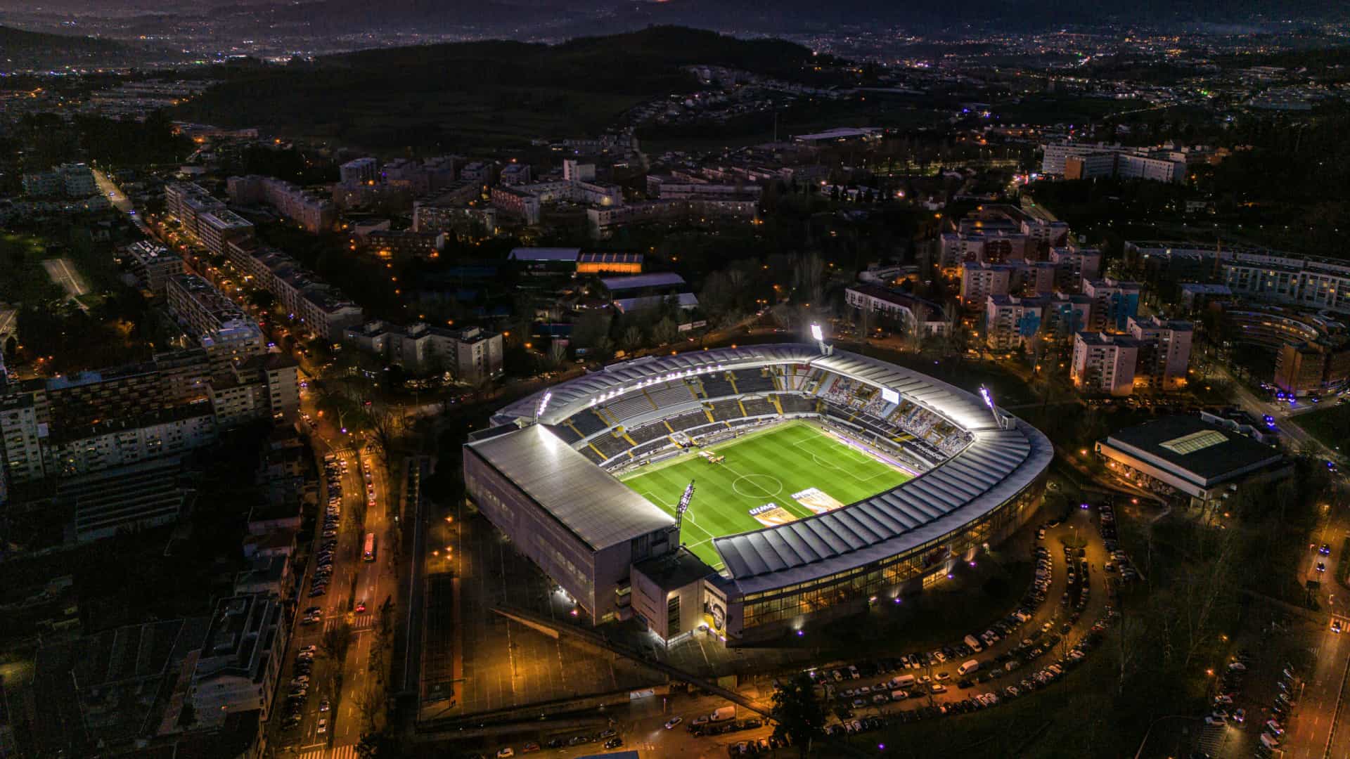 Jogo com FC Porto condiciona trânsito em Guimarães