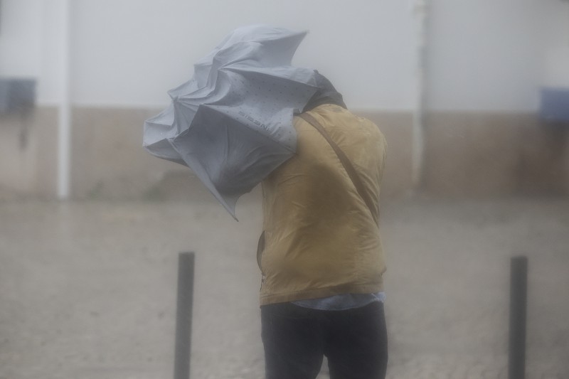 ‘Domingos’ chega no sábado ao Norte e traz vento e chuva forte