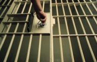 Guardas prisionais em greve de 24 horas a partir da meia-noite