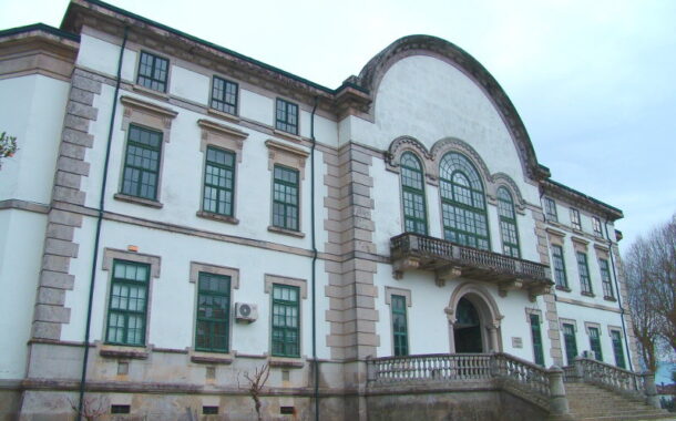 Câmara de Valença compra por 1,6 milhões de euros Antigo Colégio Português