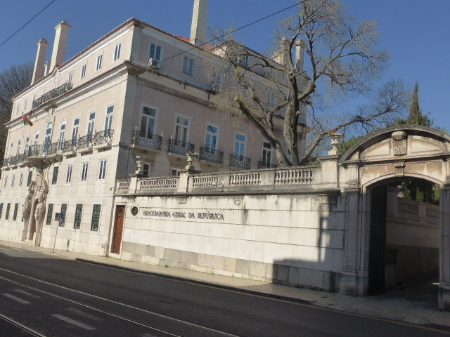 PGR vai dar “especial prioridade à investigação” dos crimes cometidos por políticos