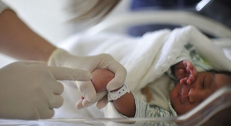 Pediatras pedem medidas para evitar infecções respiratórias em bebés
