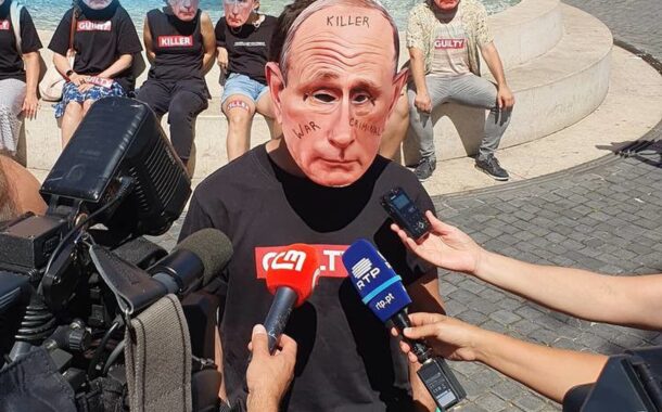 Manifestantes juntam-se em Lisboa por uma “Rússia sem Putin e sem Putinismo”