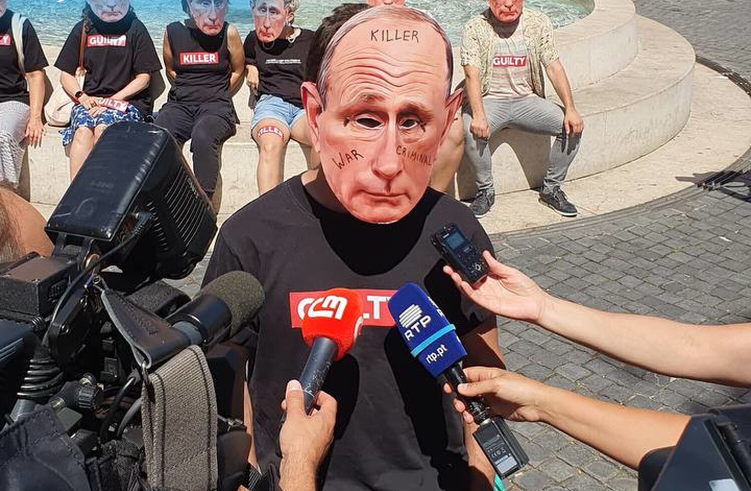 Manifestantes juntam-se em Lisboa por uma “Rússia sem Putin e sem Putinismo”