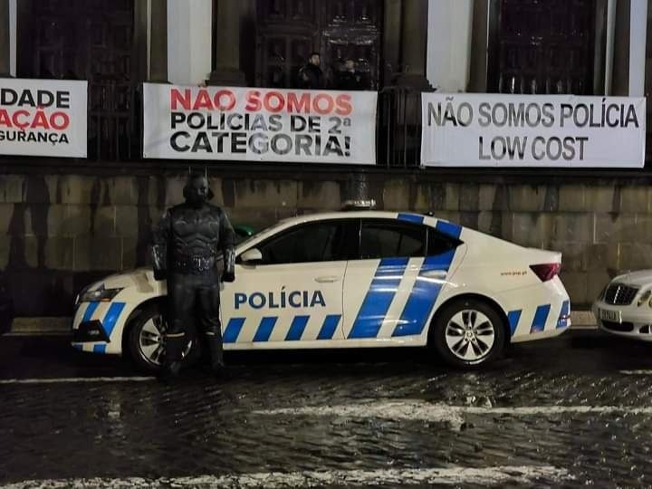 Protesto de forças de segurança junta centenas diante do Palácio de Belém