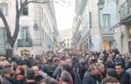 Milhares de polícias exigem nas ruas de Lisboa suplemento de risco idêntico ao da PJ