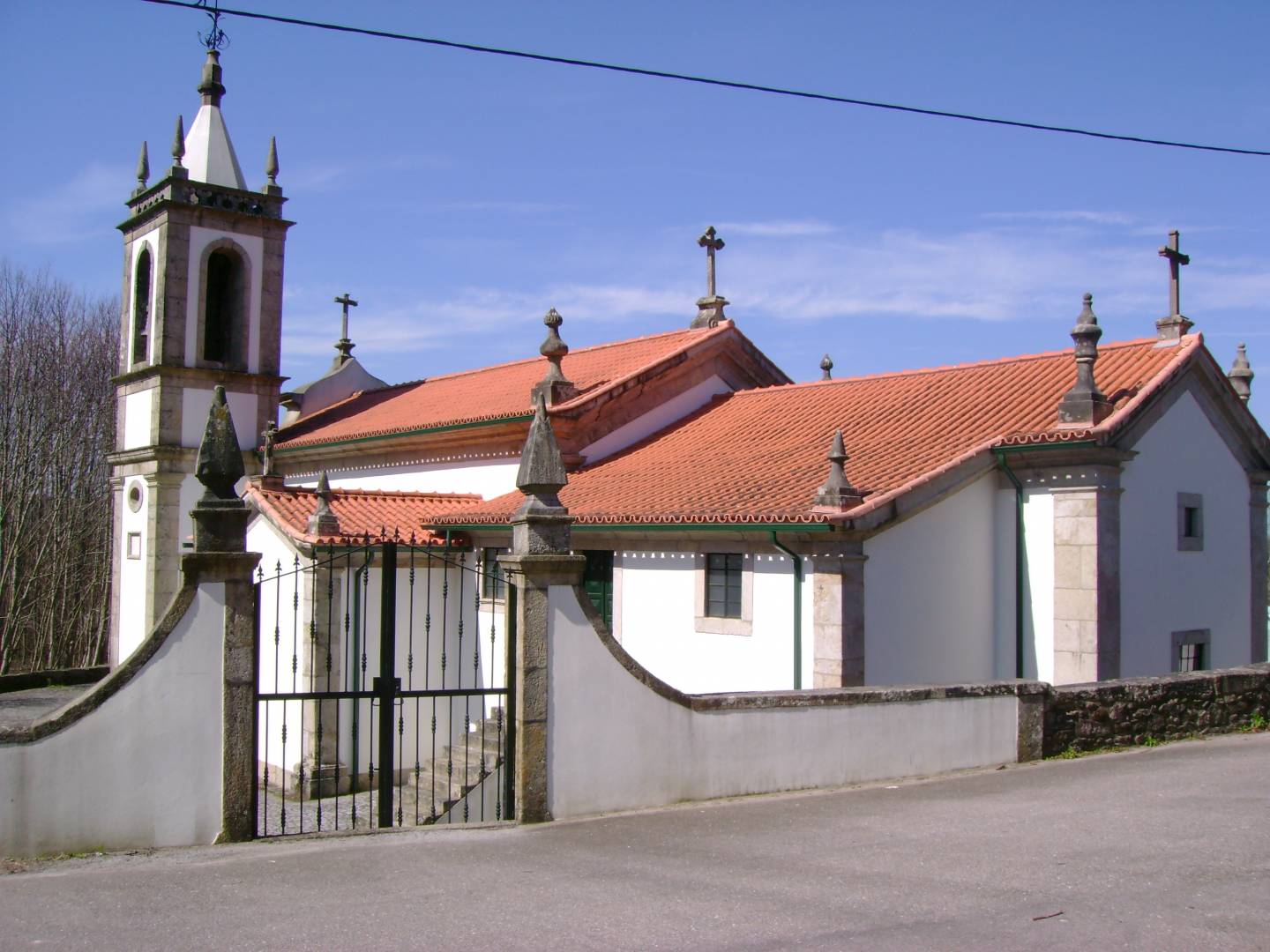 Furtam interior de carros durante a missa de domingo em Paredes de Coura