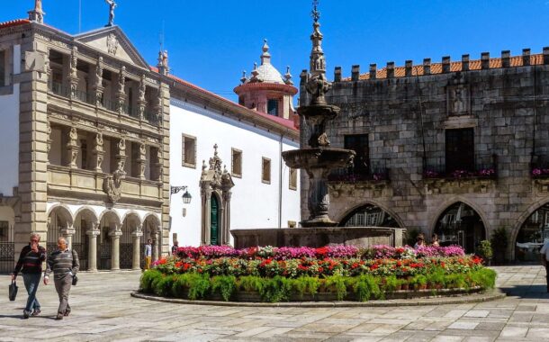 Chafariz de Viana do Castelo com cerca de 500 anos desmontado para restauro