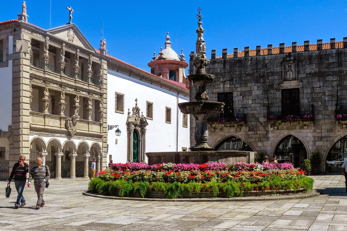 Chafariz de Viana do Castelo com cerca de 500 anos desmontado para restauro