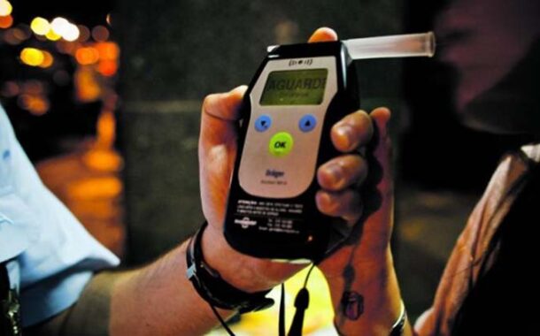 Mulher apanhada a conduzir sem carta, e com álcool, em Famalicão