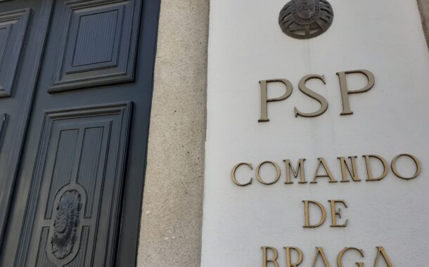 Agentes da PSP de Braga tentam entregar armas de serviço em protesto
