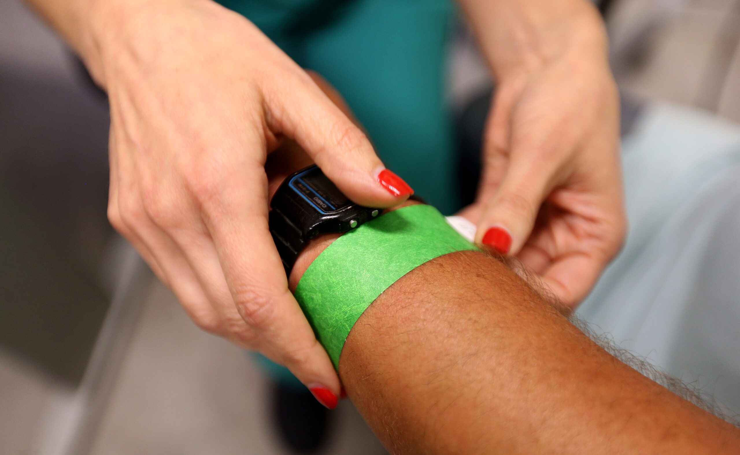 Utentes com pulseiras verdes e azuis deixam de receber baixa nas urgências dos hospitais a partir de sexta-feira