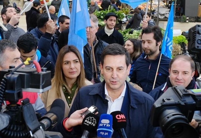 Iniciativa Liberal propõe cheque-creche de 480 euros e fim imediato do Mais Habitação
