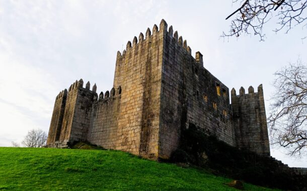 Castelo de Guimarães reabre (condicionado) esta quinta-feira