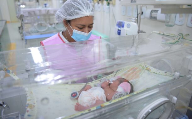 Pais de bebé na incubadora que deitou fumo fazem campanha de rifas para ajudar Hospital de Famalicão