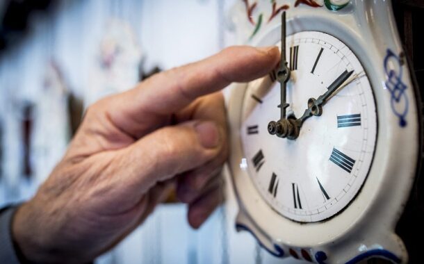 Sabia que mudança de hora afecta humor e aumenta riscos para a saúde?