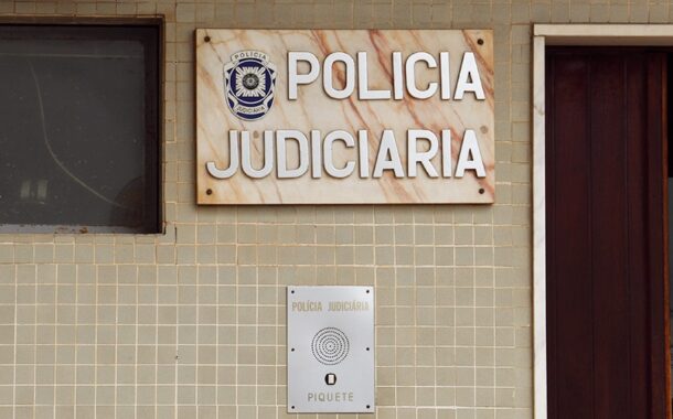 Levou dinheiro e raspadinhas e fugiu de trotinete em Guimarães