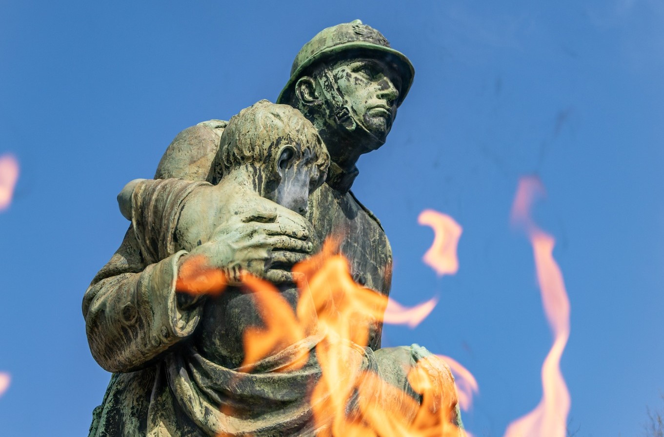 Barcelos comemora 70 amos da Estátua ao Bombeiro