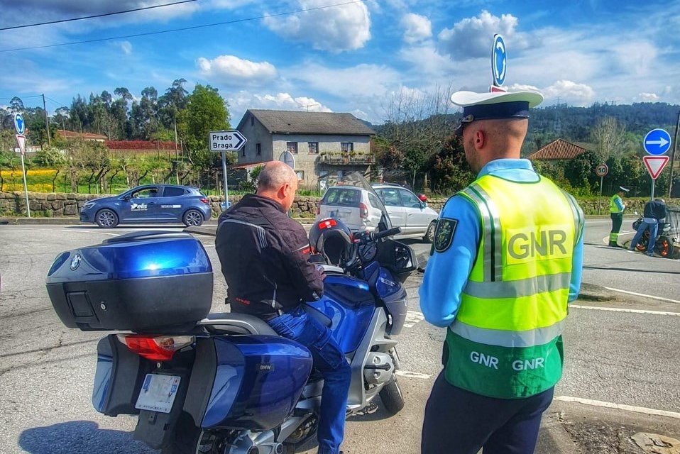 GNR deteve 10 condutores em operação de fiscalização de motos