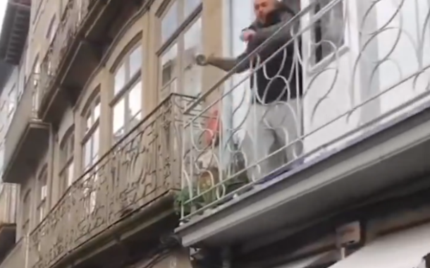 Eleições. Homem atira vaso e insulta comitiva de Pedro Nuno Santos em Guimarães (c/ vídeo)