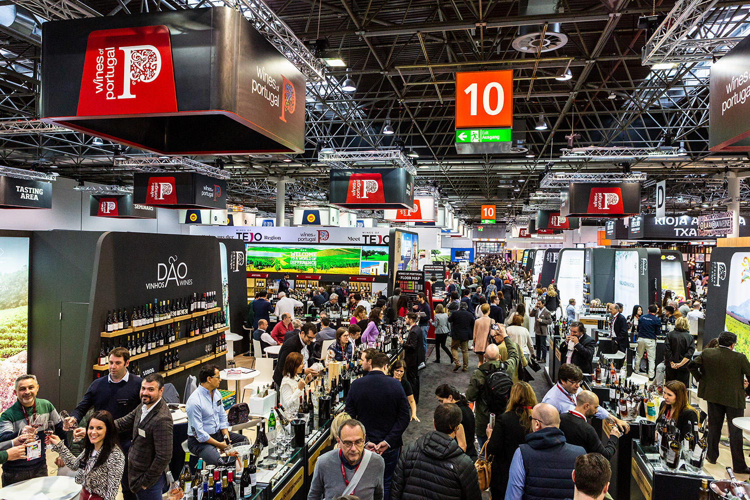 Três dezenas de produtores mostram vinho verde na maior feira vitivinícola do mundo