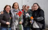 Eleições. Sandra Cardoso distribui cravos e diz que voto na CDU “é voto seguro” para a mulher