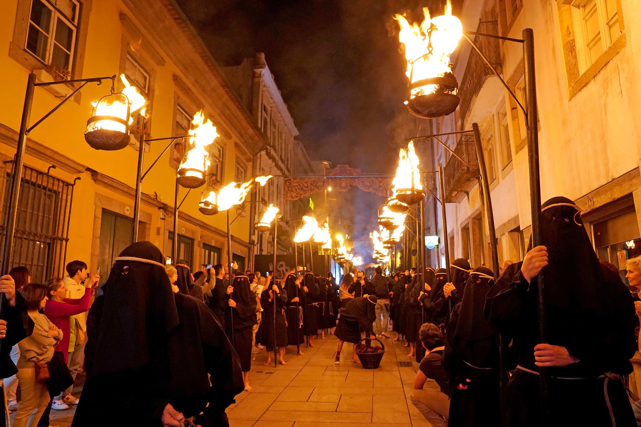 Duas dezenas de alunos vão estar nas ruas de Braga para ajudar turistas na Semana Santa