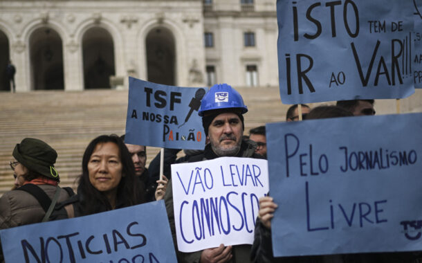 Greve “inédita” dos jornalistas é notícia lá fora. Adesão “enorme” cá dentro
