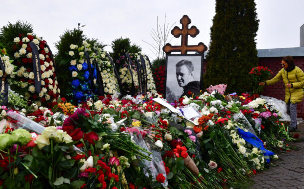 Embaixadora portuguesa na Rússia prestou “derradeira homenagem” a Navalny