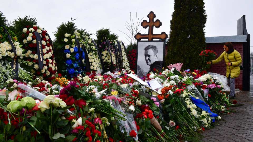 Embaixadora portuguesa na Rússia prestou “derradeira homenagem” a Navalny