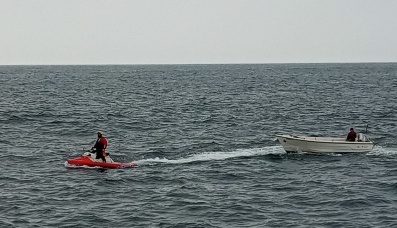 Homem resgatado em embarcação “à deriva” em praia de Póvoa de Varzim