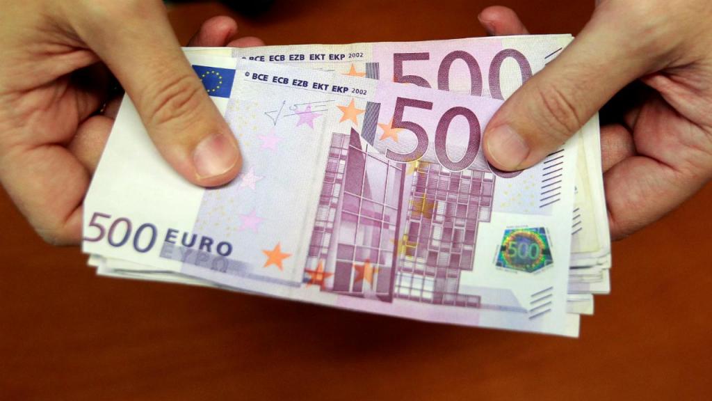 Idosa foi às compras com 1.600 euros em notas falsas