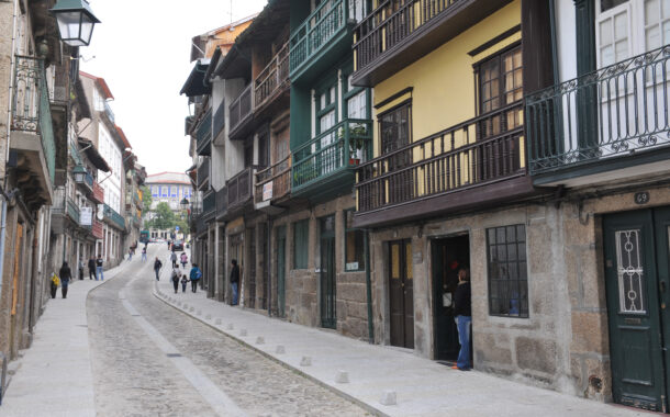 Populares ‘prendem’ homem que tentava assaltar ourivesaria em Guimarães