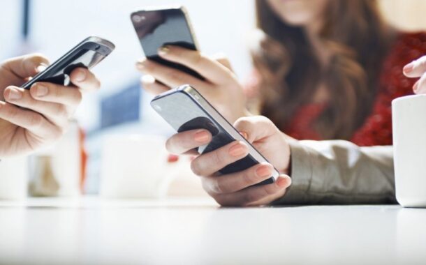 Um em cada cinco portugueses está em risco de desenvolver uma dependência do telemóvel