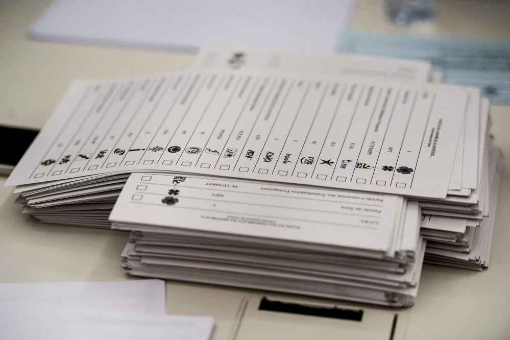 Quase 300 mil emigrantes já votaram. Cartas devolvidas diminuem