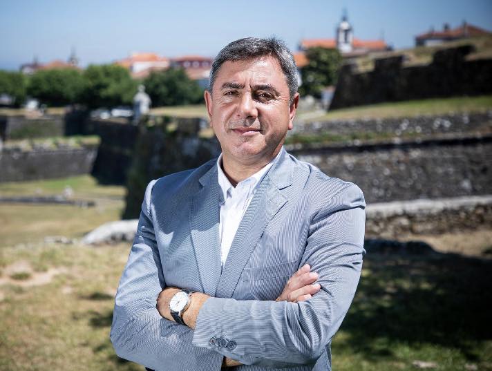 Ex-presidente da Câmara de Valença ‘manda’ no gabinete da ministra da Saúde