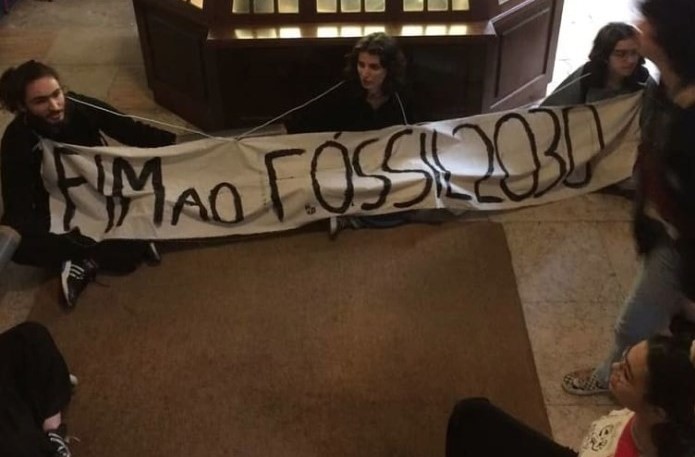 Activistas do clima sem “outra opção” ocupam Ministério do Ambiente