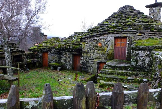 Aldeia dos Hobbits em Monção revela-se ao turismo