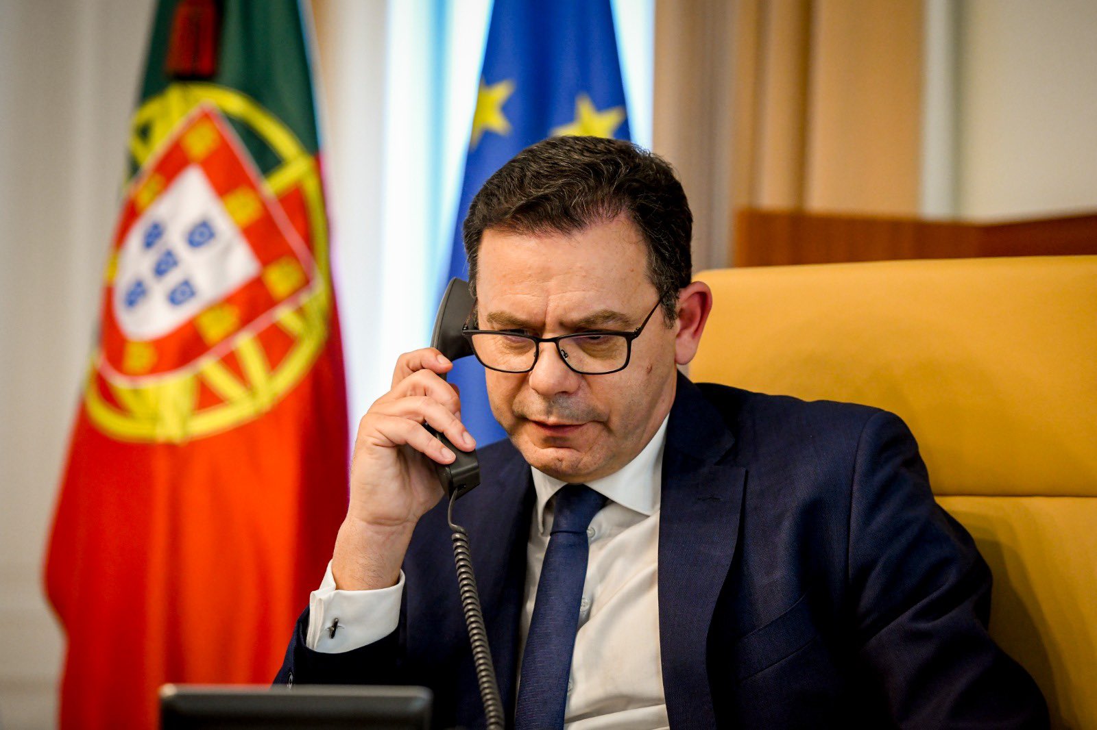 Maioria dos portugueses dá menos de dois anos de vida ao governo de Montenegro, revela sondagem